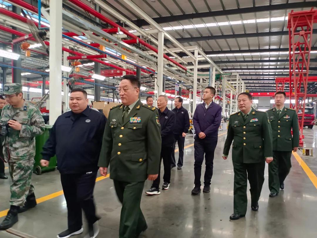 省委常委、省軍區政委視察我公司應急產業發展狀況